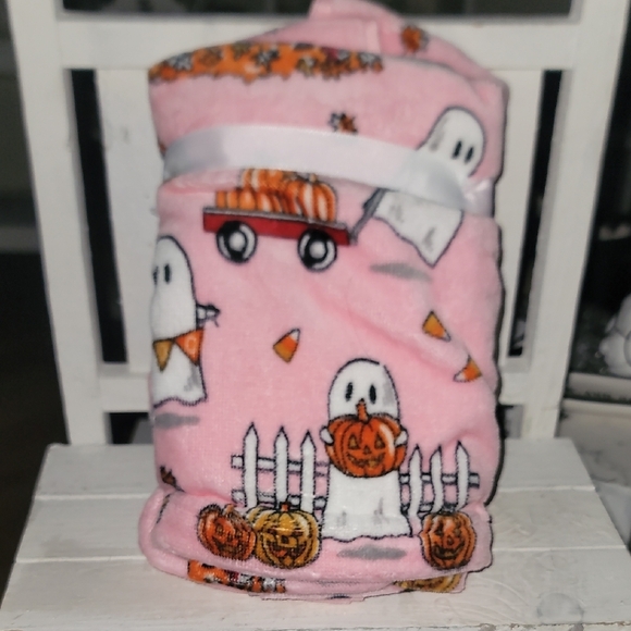 Issac Mizrahi Ghost Hand Towels - Picture 2 of 3
